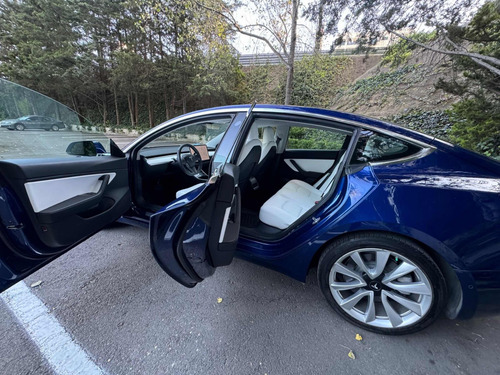 Tesla Model 3 Color Azul, Full Autonomy