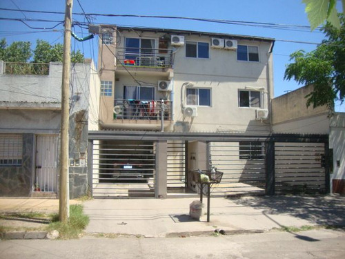 Departamento En Venta En Caseros