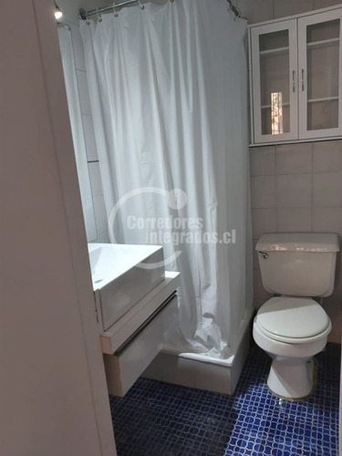 Casa En Arriendo De 4 Dorm. En Las Condes Metro E. Militar