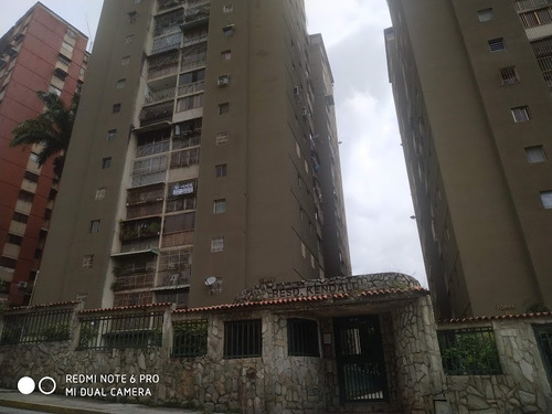 En Venta Amplio Y Fresco Apartamento En Los Teques Urbanizacion Quenda