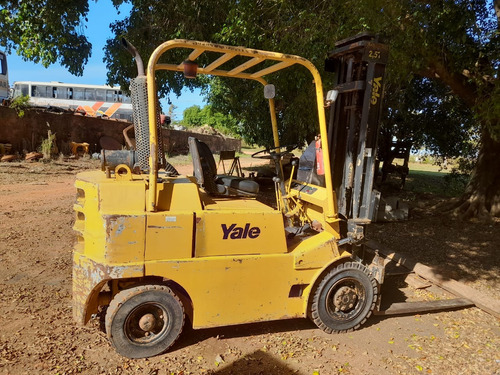 Empilhadeira Yale 2,5t * Diesel * Câmbio Manual