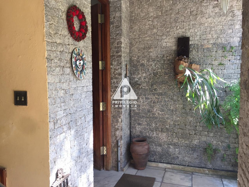 Imagem 6 de 29 de Maravilhosa Casa Em Rua Nobre Da Gávea, Com 5 Quartos, 3 Vagas, Jardim E Linda Área Externa! - 36910