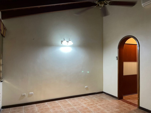 Imagen 7 de 24 de Maria Vende De Oportunidad Casa En Trigal Norte
