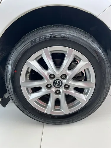 Mazda 3 2.0 Touring MT