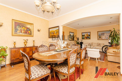 Casa En Arriendo De 5 Dorm. En Concón