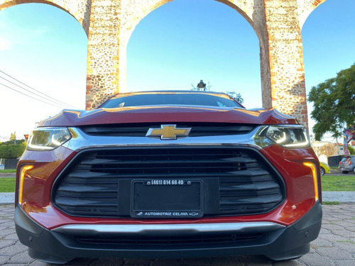 Imagen 3 de 15 de Chevrolet Tracker 2021 Color Vino Premier At Dakkar Autos