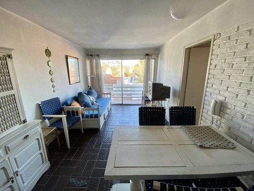 Imagen 1 de 13 de Apartamento - Playa Mansa