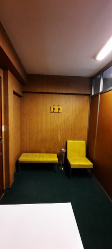 Oficina Ubicada En Calle Santiago Del Estero Nº 366, Superficie Cubierta De 18 M², Piso 9, Vista Al Este