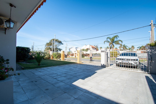Venta De Casa De 3 Dormitorios En Ciudad De La Costa A Pasos Del Mar Id 6456