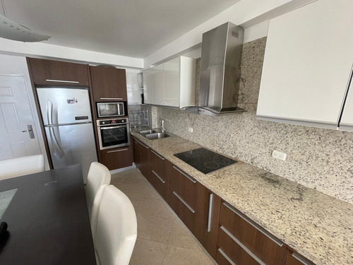 Bluebay , Playa Moreno, Apartamento De Playa .