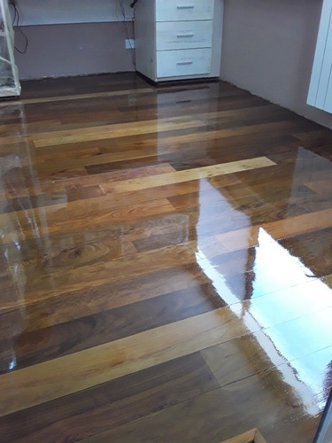 Imagen 2 de 8 de Pulido Y Plastificado Hidrolaqueado De Parquet Reparaciones
