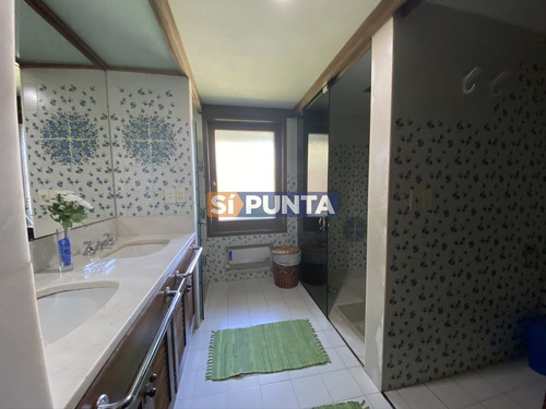 Imagen 16 de 30 de Dos Casas En Brava 5 Dormitorios + Doble Dependencia ,piscina,gran Parque Y Vista Al Mar