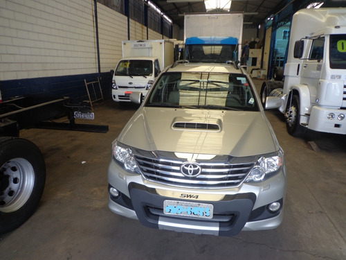 Toyota Hilux Sw4 2014 Prata 7 Lug. Nova