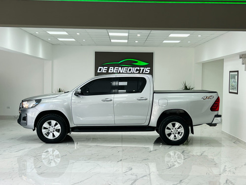 Toyota Hilux Pick-up 2.8 Cd Srv 177cv 4x4