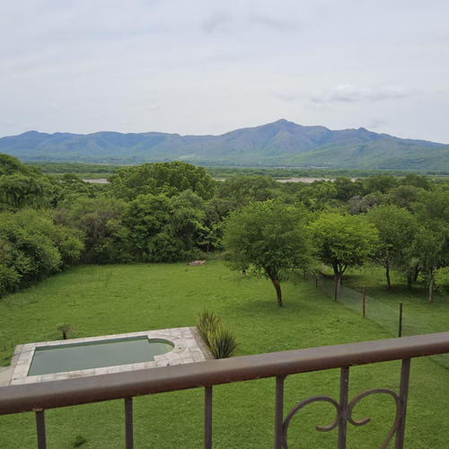 Casa En Venta - 3 Dormitorios 2 Baños - Cochera - 2.076mts2 - Vaqueros, Salta