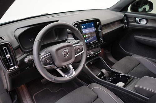 Volvo XC40 RECHARGE PLUS (ELÉTRICO)
