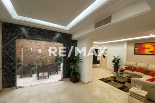 Imagen 4 de 8 de Casa Amoblada De Lujo En Venta De Oportunidad Con Financiamiento En Zona Norte Maracaibo