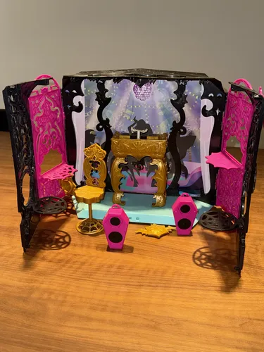 Monster High Spectra Vondergeist 13 Wishes Doll And Play Set