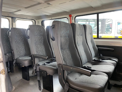 Peugeot Boxer Minibus 330