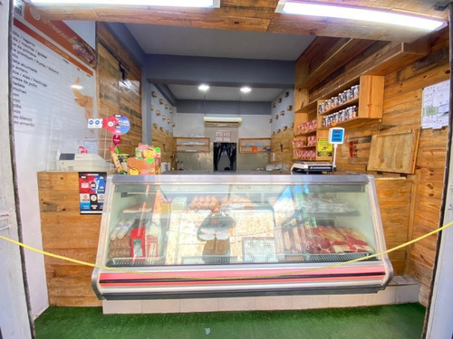 Imagen 2 de 16 de Se Vende Fondo De Comercio 276m² En Av. Andres Bello