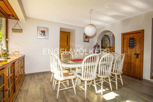 Casa En Venta San Carlos De Apoquindo / Paseo Los Domínicos