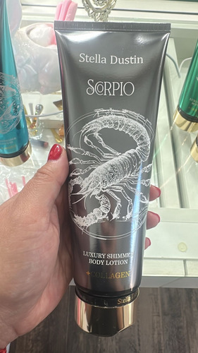 Loción Corporal Stella Dustin Luxury Shimmer Escorpio Zodiac .