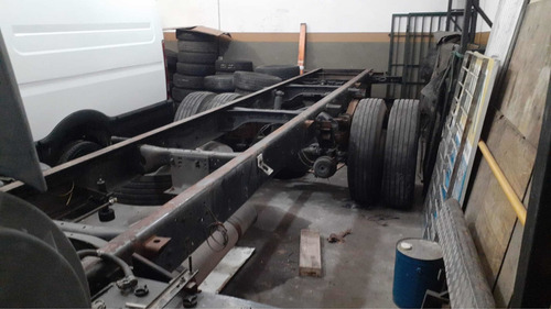 Imagen 3 de 9 de Volkswagen 13-180 / 2004