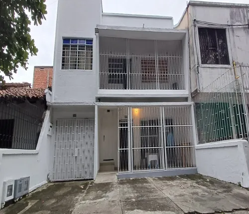 Vendo Casa Bifamiliar De Dos Pisos En San Fernando Sur Cali, Apartamentos, Local,oficina
