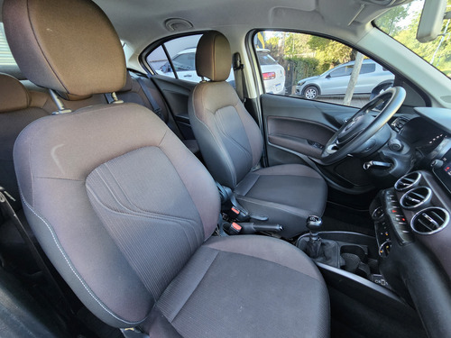 Fiat Cronos 1.8 16v Precision
