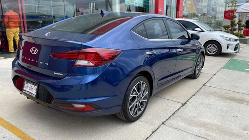 Imagen 7 de 15 de Hyundai Elantra 2019 2.0 Limited Tech Navi At