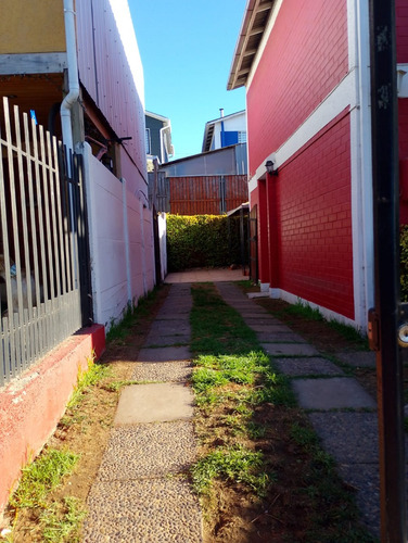 Casa Dos Pisos Amoblada Y Bien Mantenida