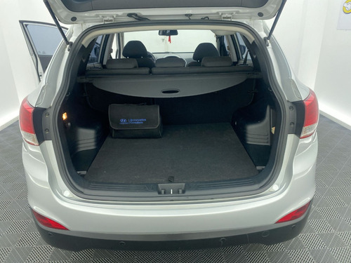 Imagen 23 de 25 de Hyundai Tucson Ix35 Gl 2.0 Mecanico