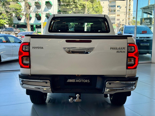 Toyota Hilux 2.8 D-4D TURBO DIESEL CD SRX 4X4 AUTOMÁTICO