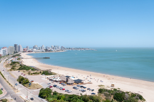Imagen 16 de 29 de Penthouse En Playa Mansa En Alquiler (ref: Lij-5590)