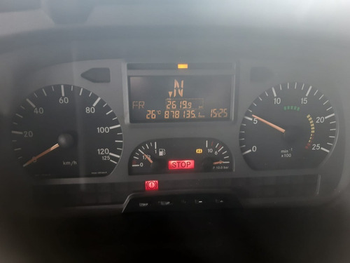 Imagem 6 de 15 de Mercedes Benz Axor 2544 2010 6x2 Manual (filé)