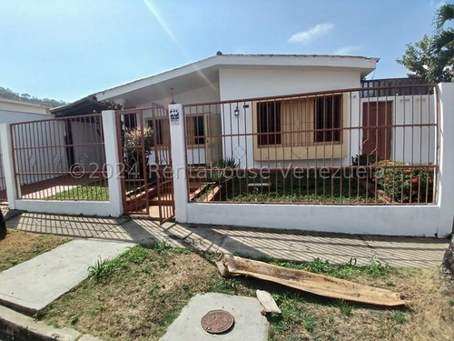 Ab Se Alquila Hermosa Casa Quinta Ubicada En El Trigal A Dos Cuadras Del Centro Cc Patio Trigal Valencia