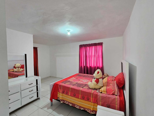 Se Vende Casa En La Urb. Toribio Piantini, En Sfm