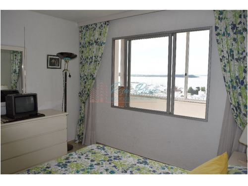 Apartamento En Peninsula, 2 Dormitorios *- Ref: 760