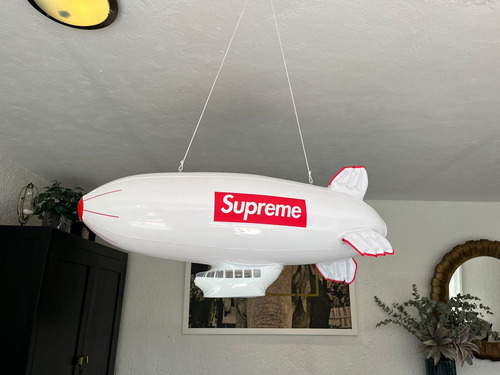 Supreme Zeppelin Dirigible (Usado)