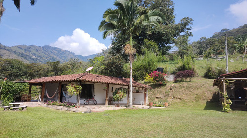 Vendo Finca De Recreo. Barbosa Antioquia - Vereda La Playita