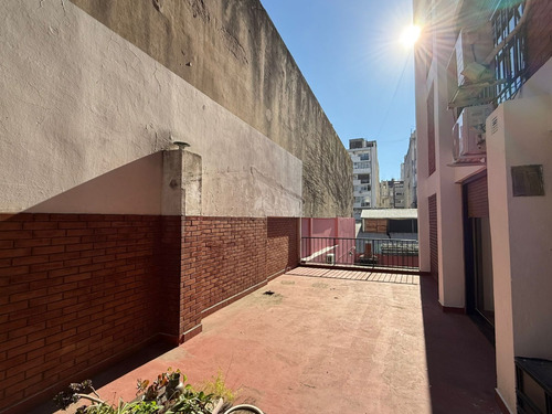 Alquiler Depto. 2 Ambientes Con Patio Exclusivo Y Balcón - Contrafrente - Recoleta