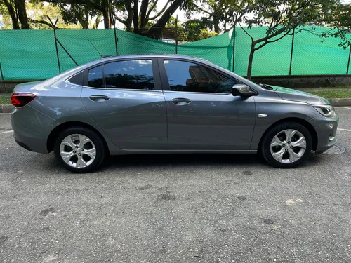 Chevrolet Onix 1.0T Premier Sedan At
