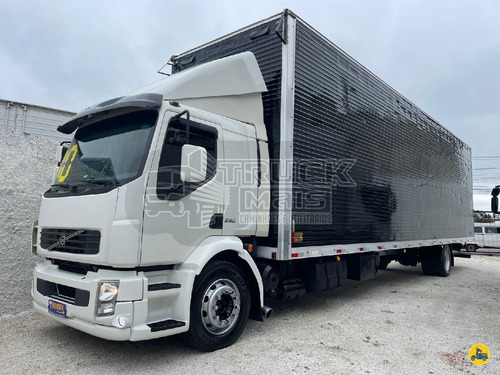 Volvo Vm 260 4x2 Ano 2010 - Baú 11,70m