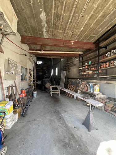 Venta Local Con Galpón En Parque Chas