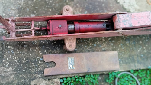 Gato Caimán 4 Toneladas, Italiano, Usado. $ 450 (Usado)