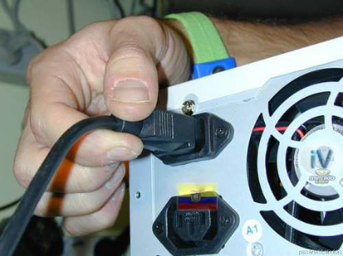 Imagen 3 de 3 de Cable De Poder Para Cpu Monitor Proyector De 1.5m Negro
