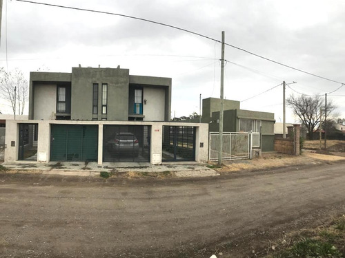 Imagen 4 de 10 de Venta Casa Esquina Barrio Los Robles Córdoba
