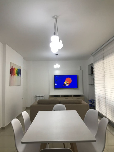 Imagen 1 de 14 de Departamento Con Cochera 3 Ambientes