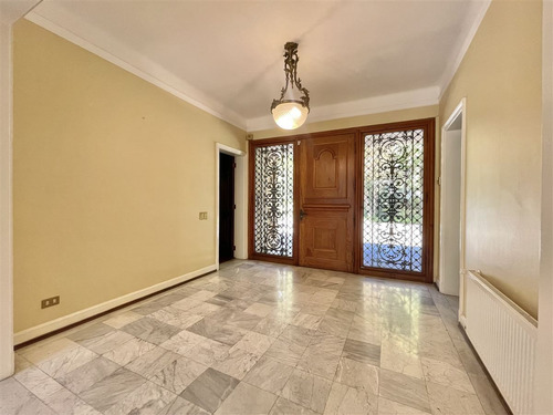 Gran Parque Nueva Costanera, Residencia Embajador Vitacura
