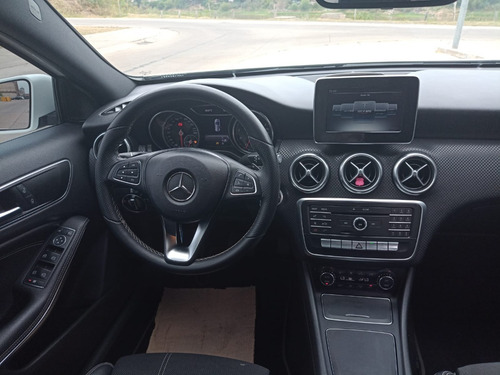 Imagen 10 de 11 de Mercedes Benz A200 Blueefficency Urban At 2016 Financiado